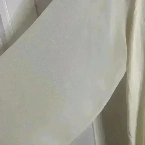 Gentle Fawn Blouse with Beautiful Cut Out Neckline Size Large - Picture 6 of 8